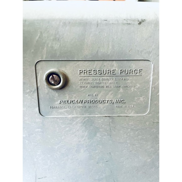 Vintage Pelican Hard Case w/Strap Heavy-Duty Waterproof 80% full high end foam - Picture 4 of 11